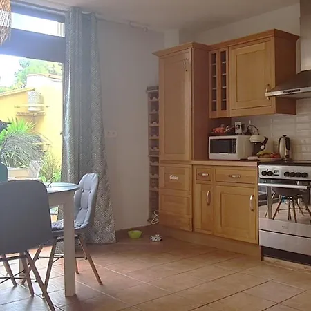 T3 Avec Stationnement Et Terrasse, Pres Du Centre De - Fr-1-309-443 *