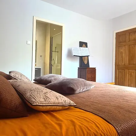 Apartment T3 Avec Stationnement Et Terrasse, Pres Du Centre De - Fr-1-309-443 *