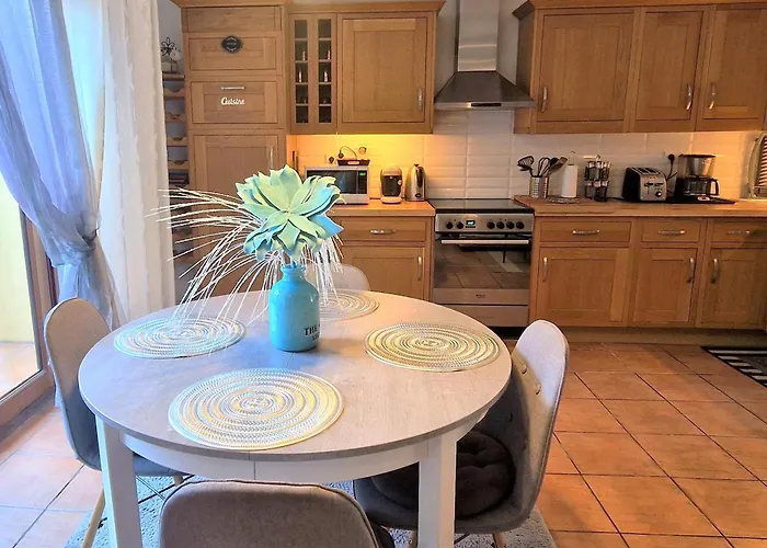 Apartament T3 A Avec Stationnement Proche Plages - Fr-1-309-443 *